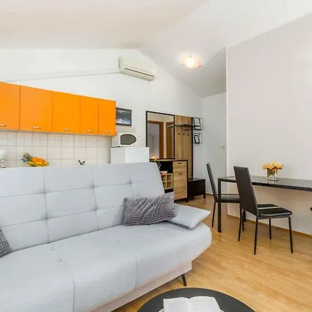 In Porec/istrien 9863 Apartment Porec