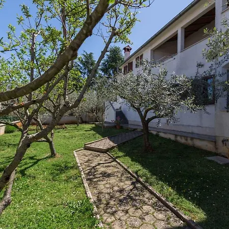 Apartment In Porec/istrien 9863