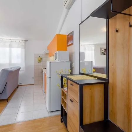 Apartment In Porec/istrien 9863 Porec