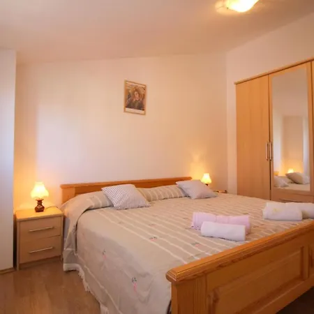 In Porec/istrien 9863 Apartment Porec